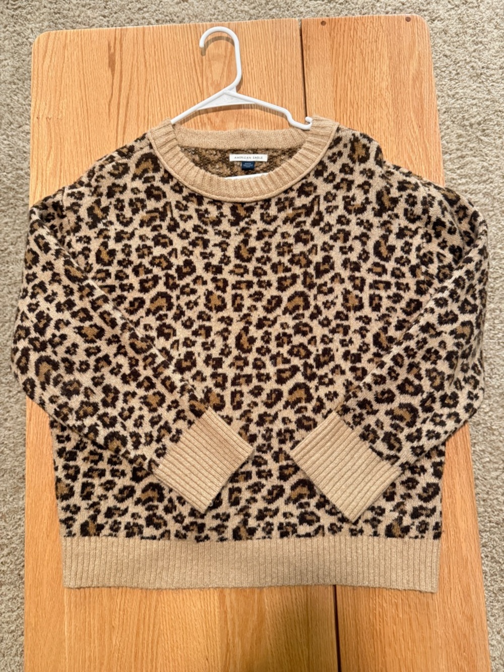 American Eagle Leopard Print Sweater Medium Cropped Soft Knit Crewneck